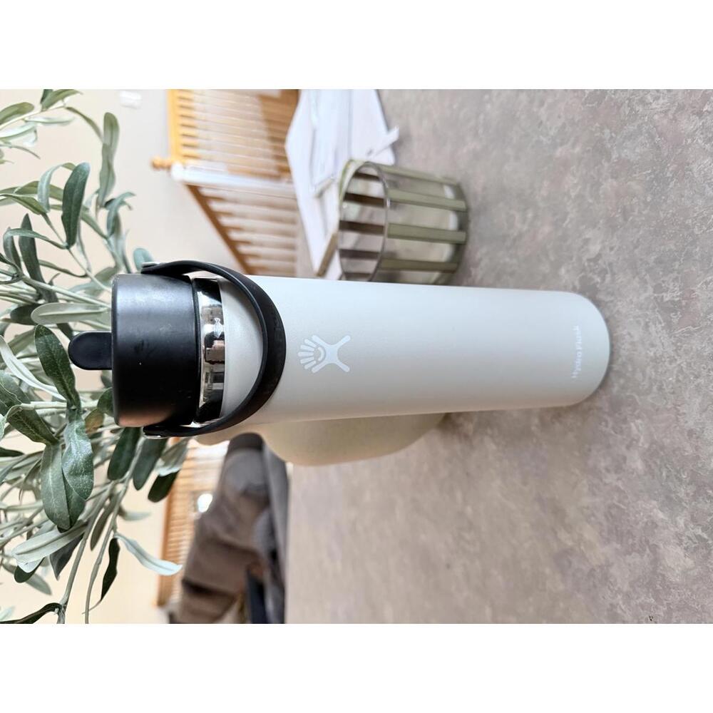 Hydro Flask Stainless Steel Water Bottle - Cream Tan White
